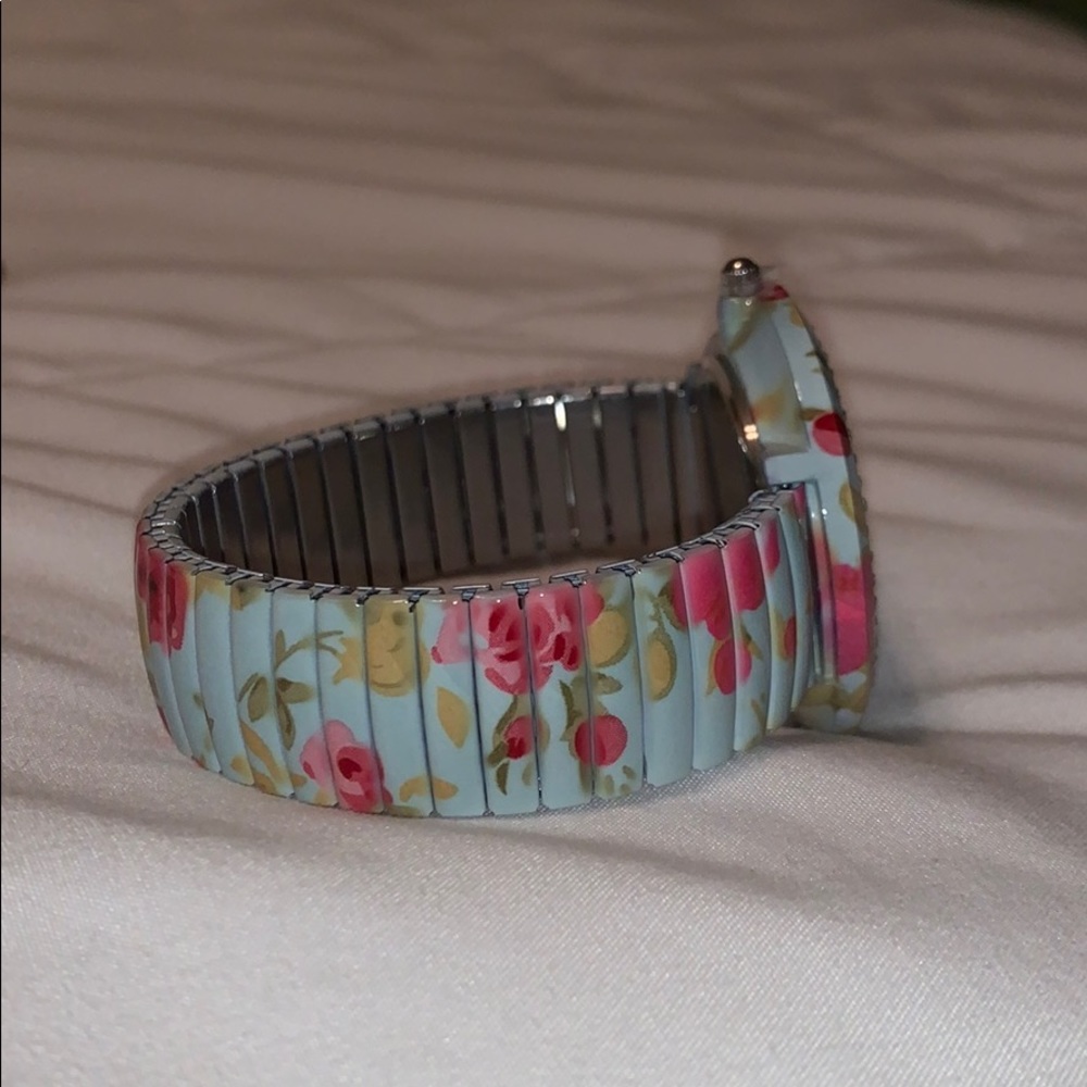 Watch - Picture 2 of 4